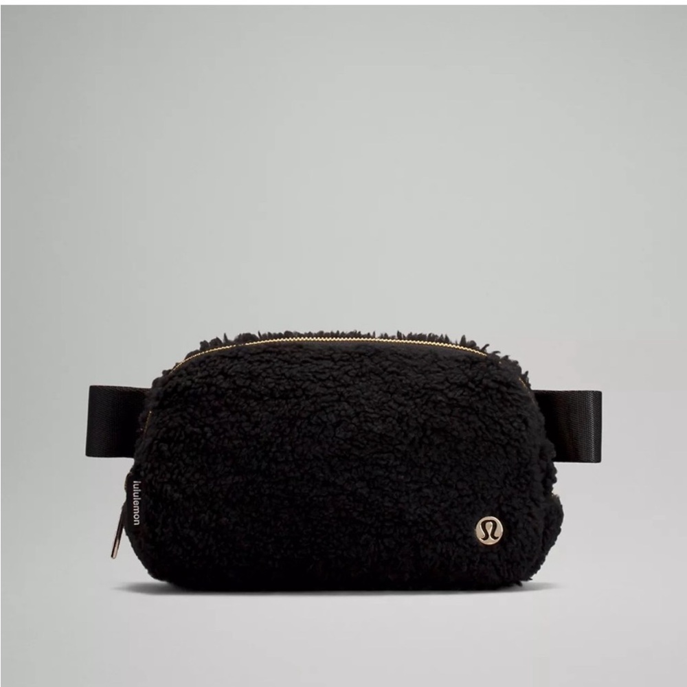 Fleece belt bag